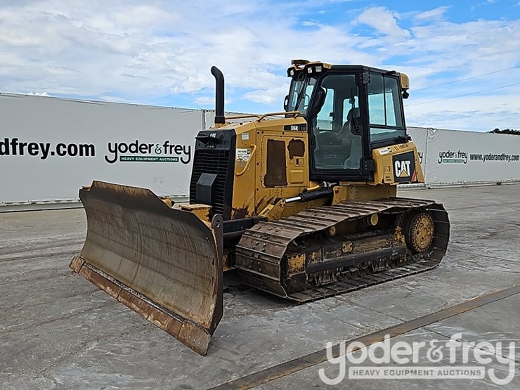 2016-caterpillar-d6k2-lgp-image-1