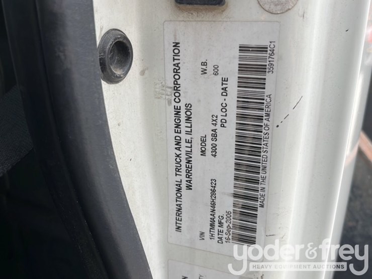 2006-international-durastar-4300-image-26