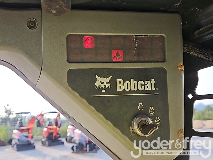 2007-bobcat-t300-image-28