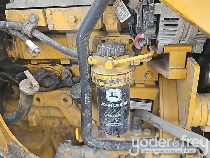 2011-deere-310j-image-29