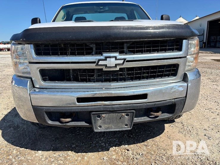 2008-chevrolet-2500-image-17