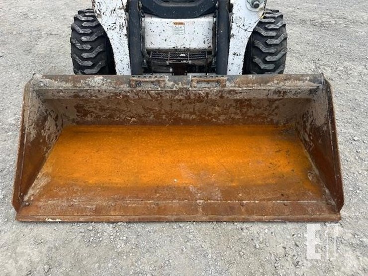 2010-bobcat-s650-image-15