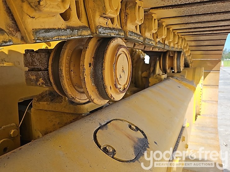 2022-deere-750l-image-21