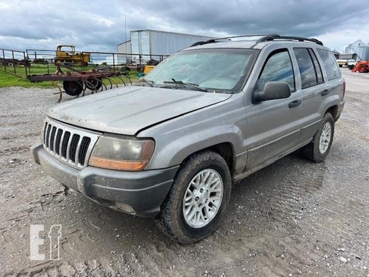 2001-jeep-grand-cherokee-laredo-image-1