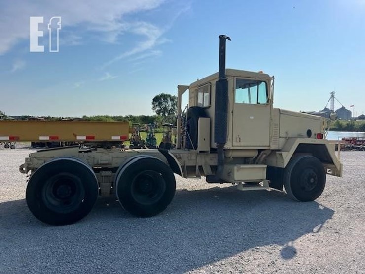1983-am-general-m915a1-image-8