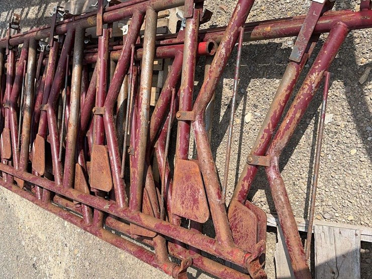 pallet-of-(3)-cattle-headlocks-image-4