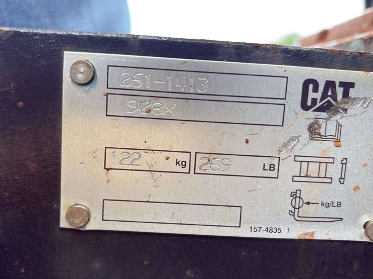 2022-caterpillar-906m-image-36