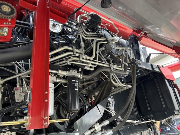 2023-case-ih-8250-image-31