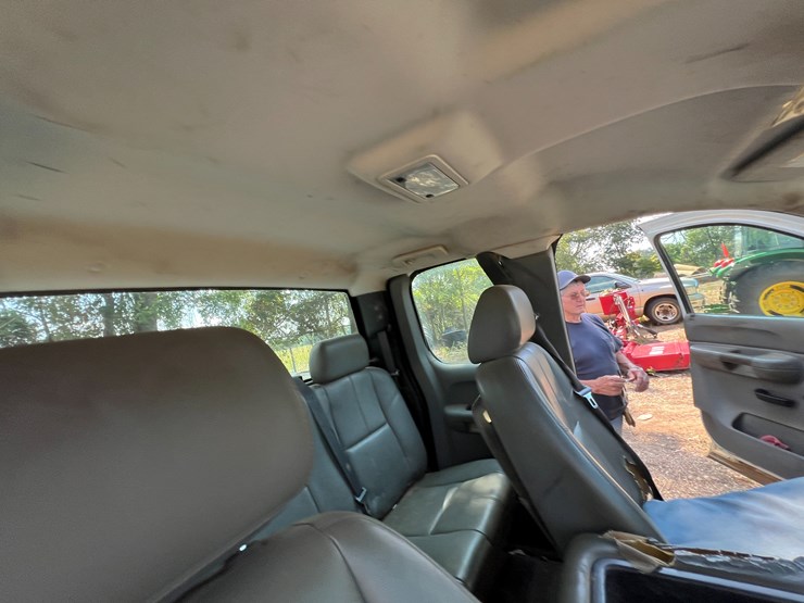 2009-chevrolet-2500-image-26