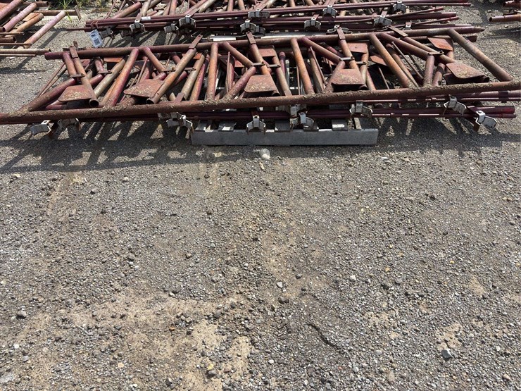 pallet-of-(3)-cattle-headlocks-image-2