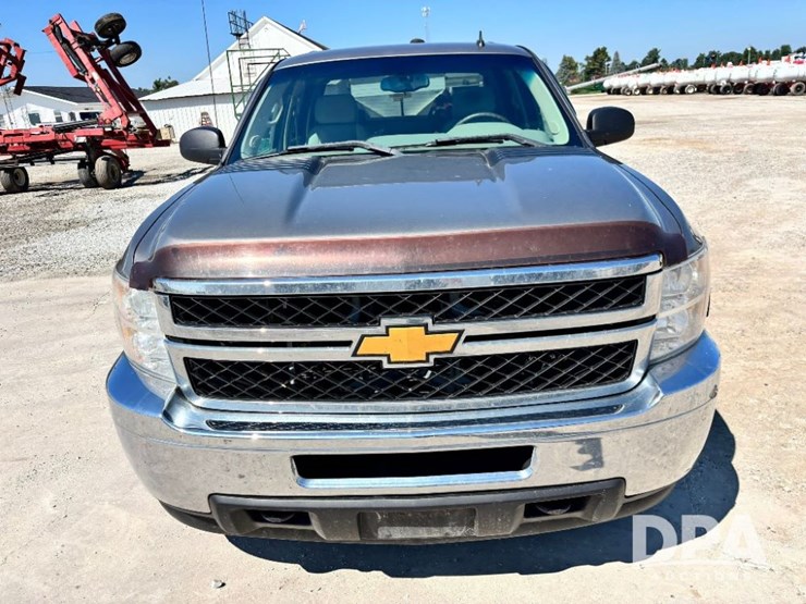 2013-chevrolet-silverado-2500-lt-image-14
