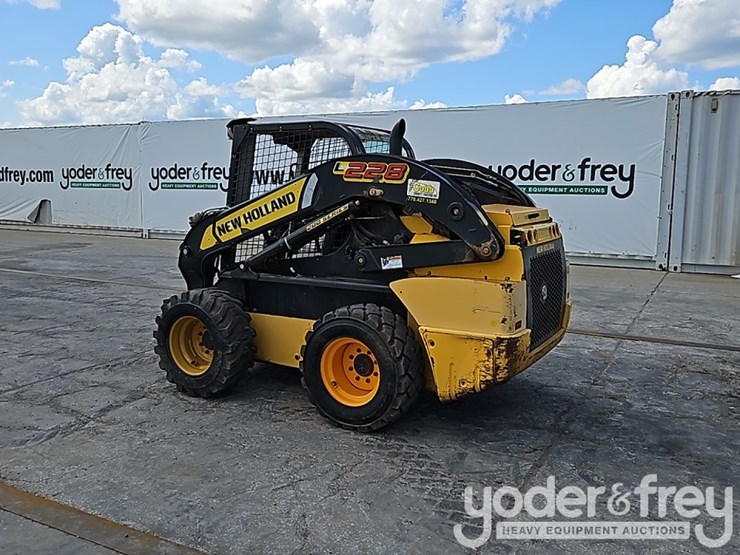 2018-new-holland-l228-image-3