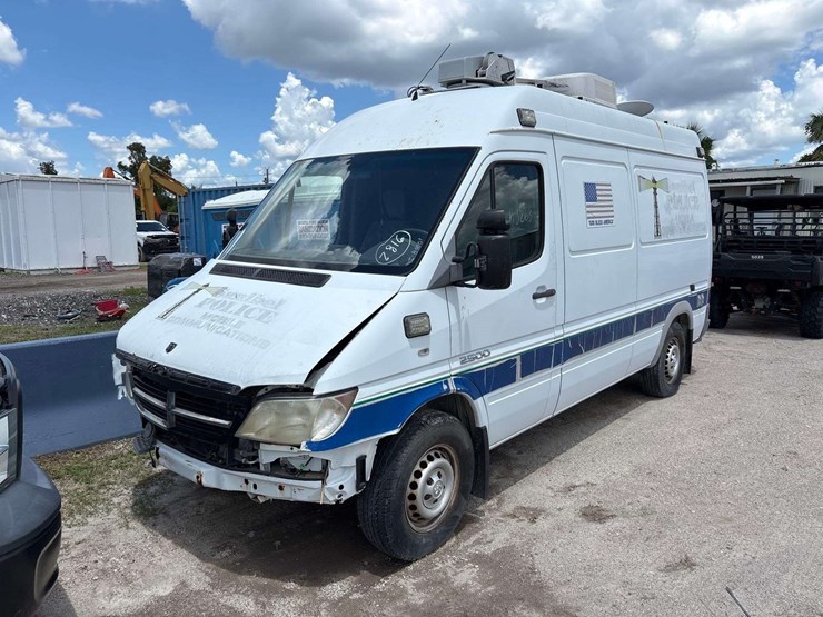 2006-dodge-sprinter-2500-image-1
