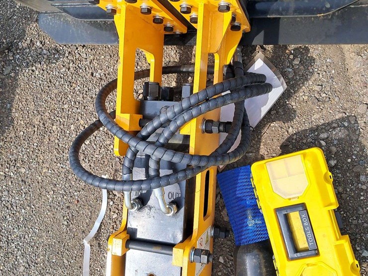 72"-breaker-image-3