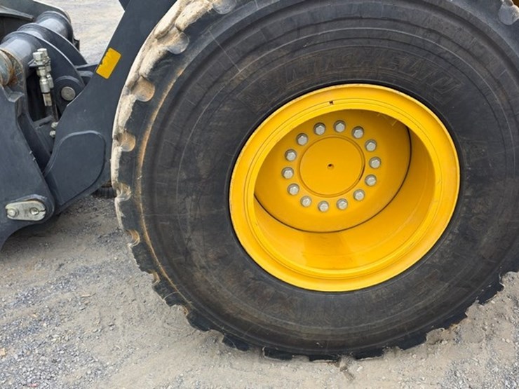 2021-deere-524l-image-10