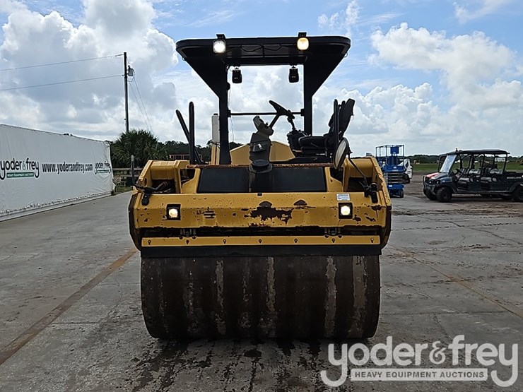 2011-caterpillar-cb54-image-11