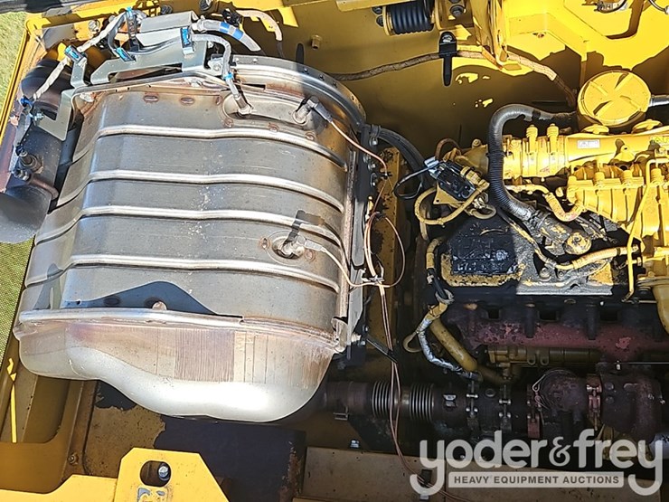 2015-caterpillar-329fl-image-39