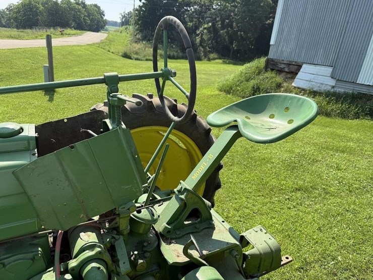 john-deere-b-image-8
