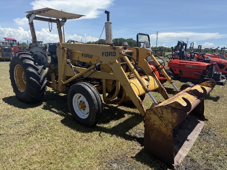 ford-tractor-image-2