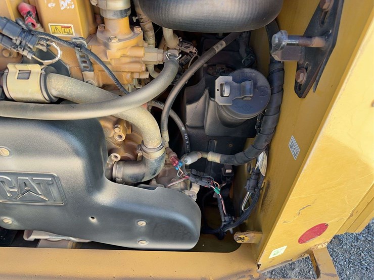 2018-caterpillar-262d-image-14