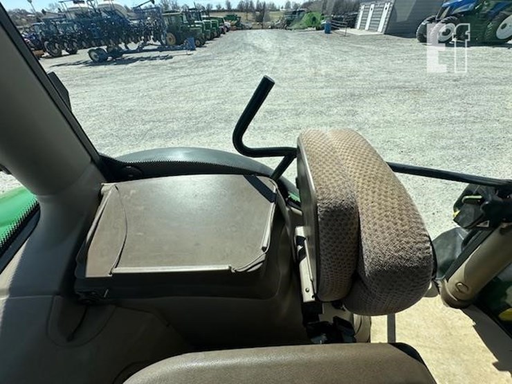 2014-john-deere-6125r-image-33