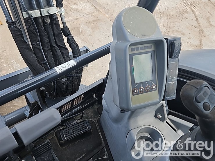 2023-deere-35g-image-34