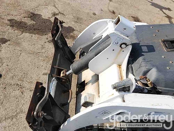 2011-bobcat-mt55-image-15