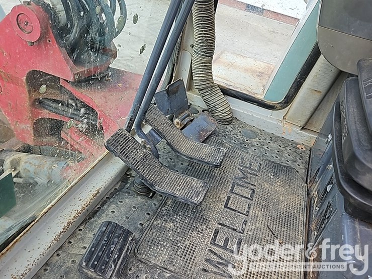 2005-takeuchi-tb145-image-45