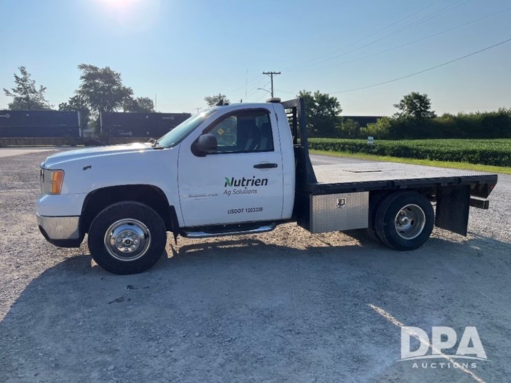 2009-gmc-3500-image-18