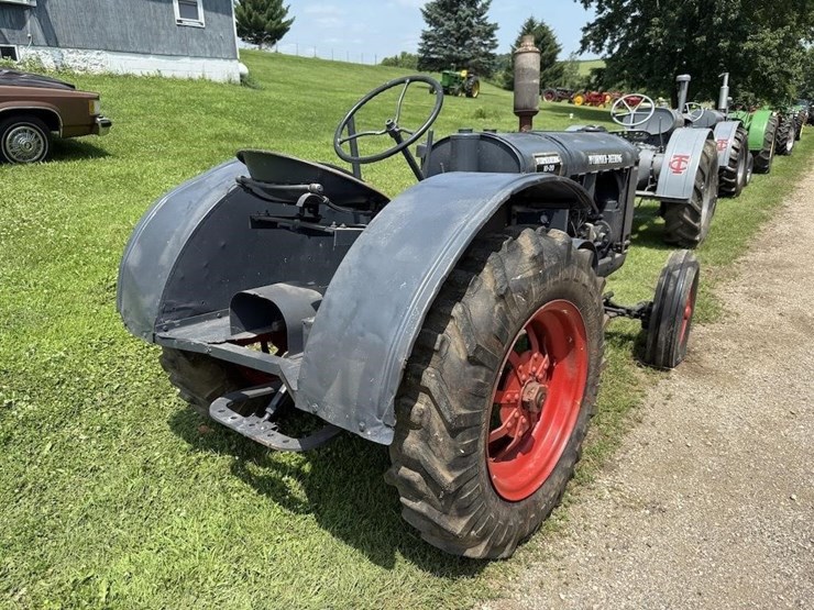 mccormick-deering-10-20-tractor-image-4