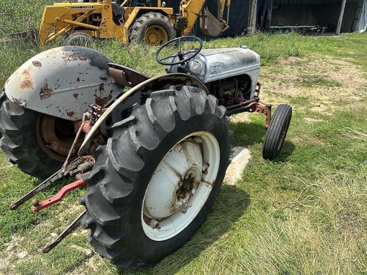 ford-8n-image-3