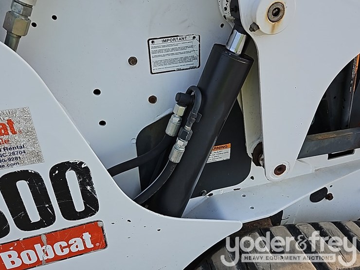 2007-bobcat-t300-image-16