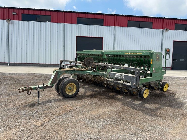 john-deere-750-image-1