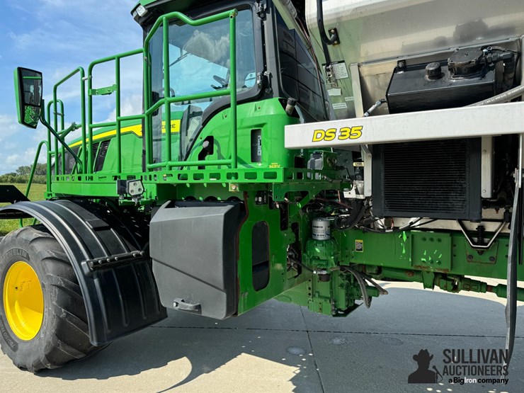 2022-john-deere-800r-image-12