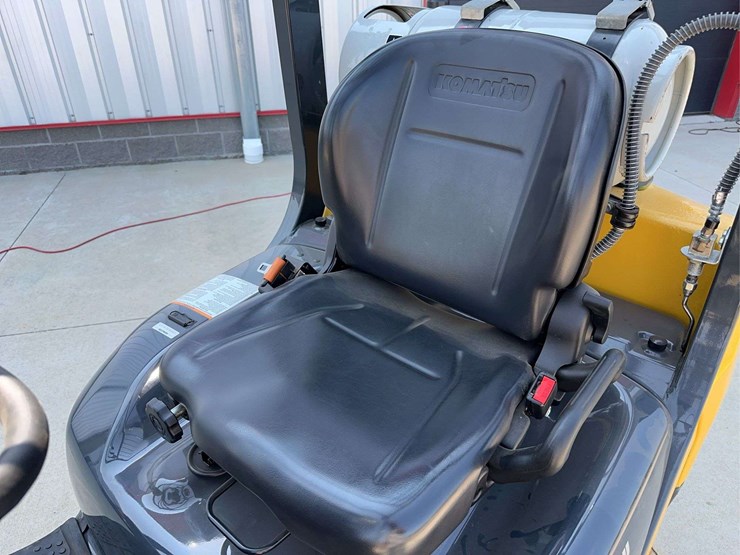 2018-komatsu-fg255t-16-forklift-image-16