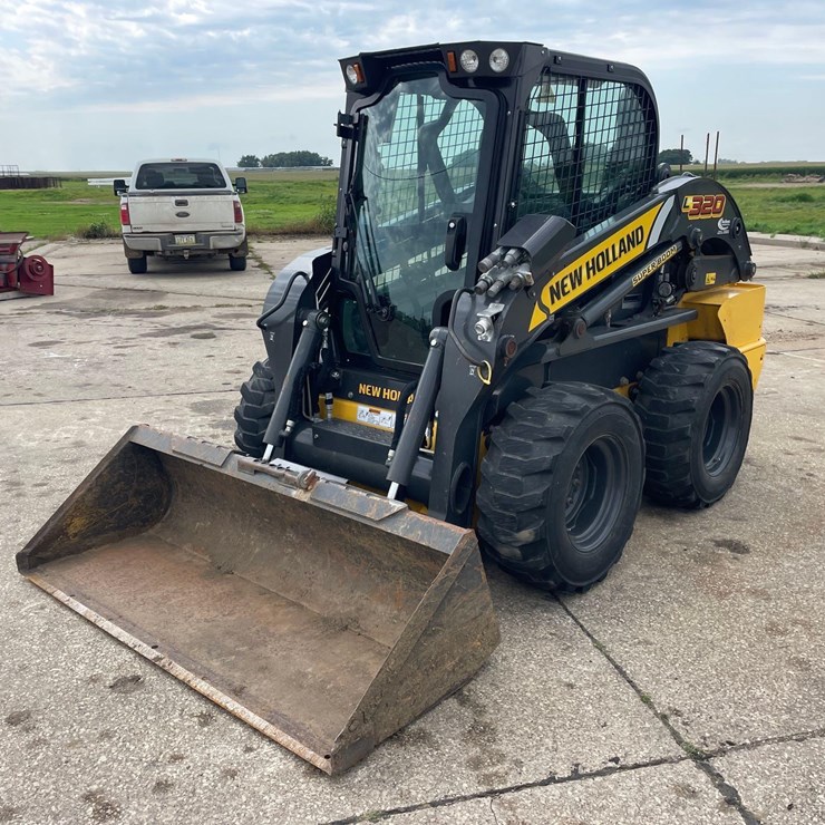 2022 NEW HOLLAND L320