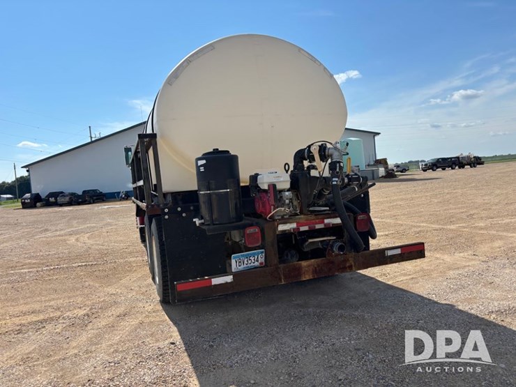 1995-freightliner-fl80-image-11