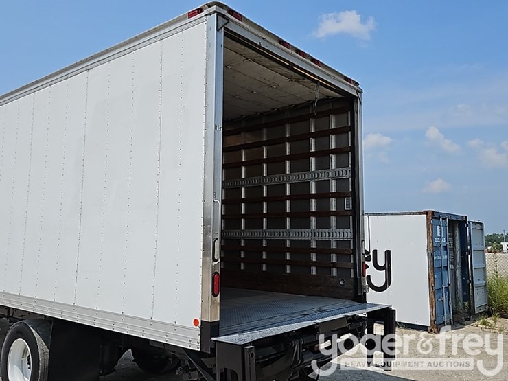 2017-international-durastar-4300-image-3