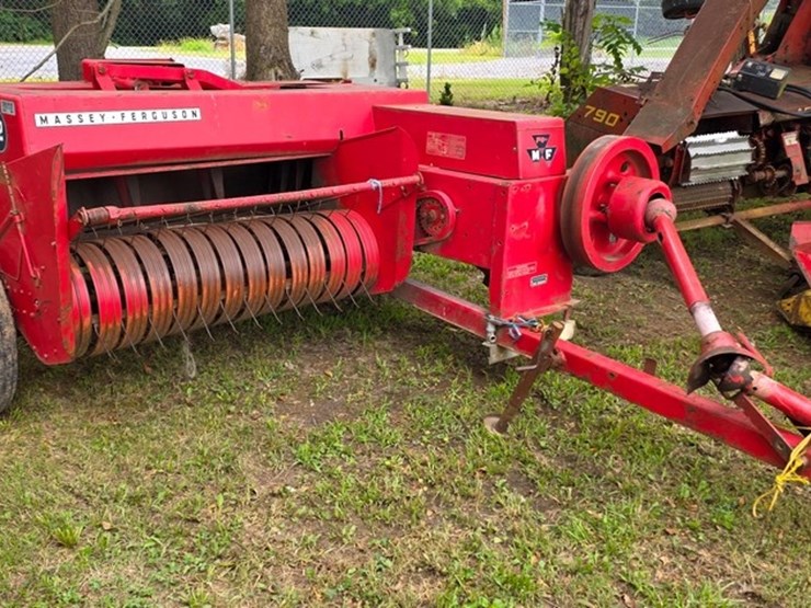 massey-ferguson-12-image-1