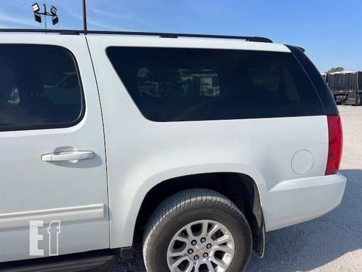 2011-gmc-yukon-xl-image-30