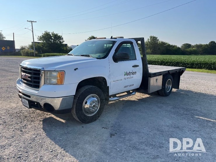 2009-gmc-3500-image-1