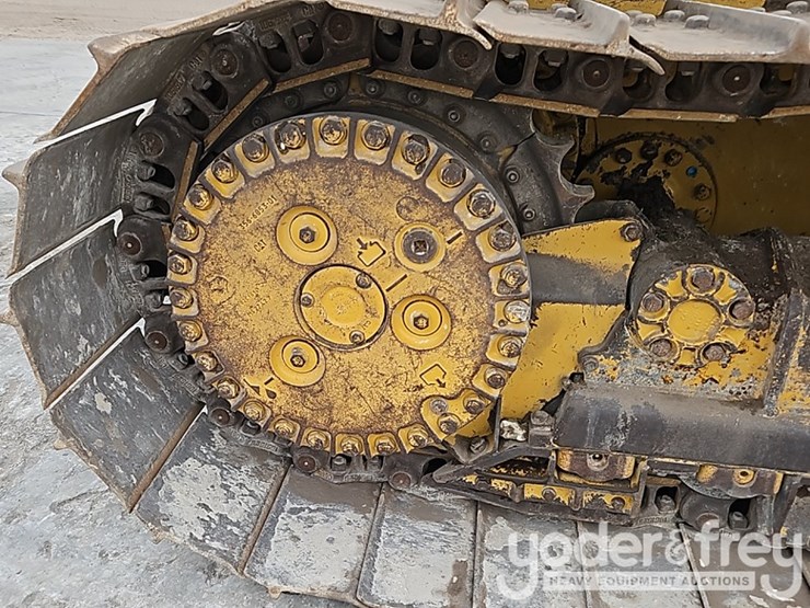 2016-caterpillar-d6k2-lgp-image-9