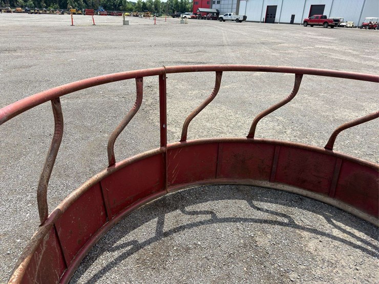 8'-round-bale-feeder-image-5
