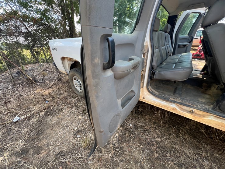2009-chevrolet-2500-image-19