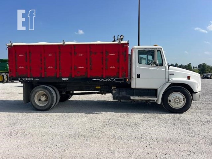 2003-freightliner-fl70-image-9