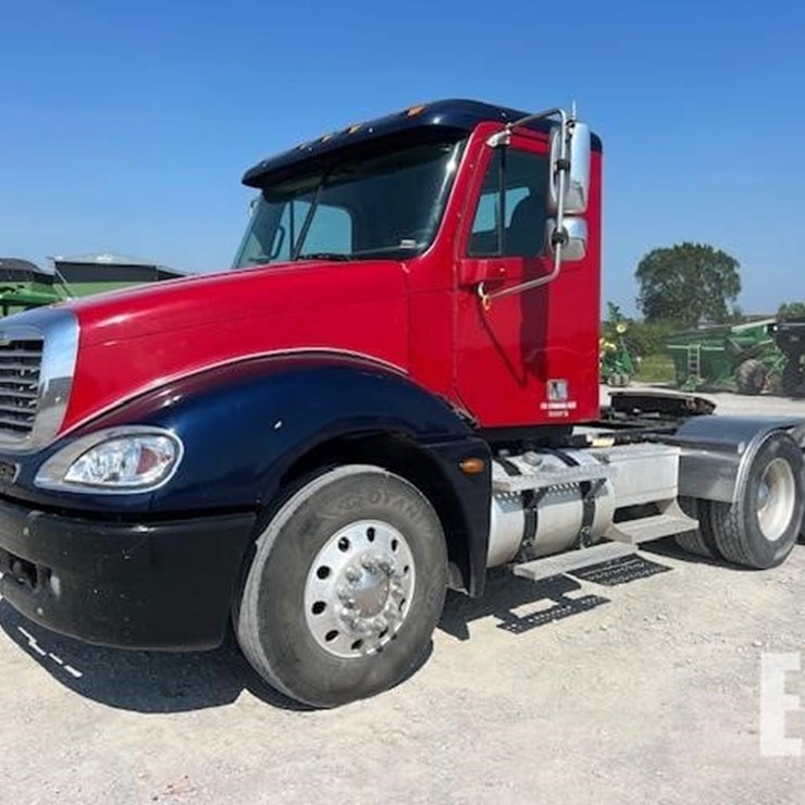 2006 FREIGHTLINER COLUMBIA 120