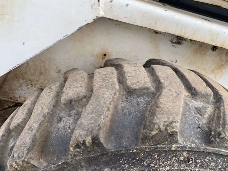 bobcat-743b-image-15
