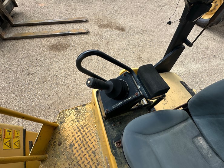 caterpillar-cb34xw-image-27