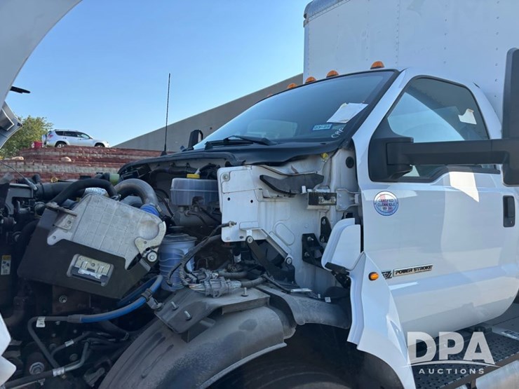 2023-ford-f650-image-23