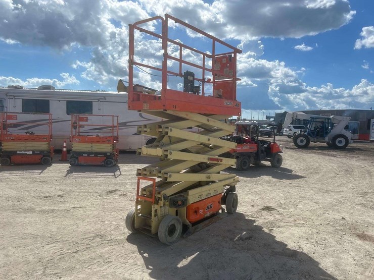 2018-jlg-2632es-image-3